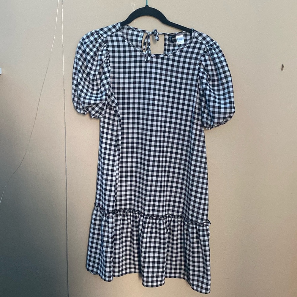 Women’s H&M plaid dress